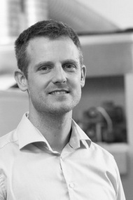 Team bei Straumann Hüppen CEO und Inhaber Guido Straumann